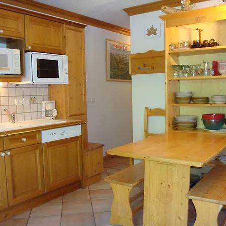 Confortable Aux Alpages, Mottaret - Fr-1-355-9 Apartment